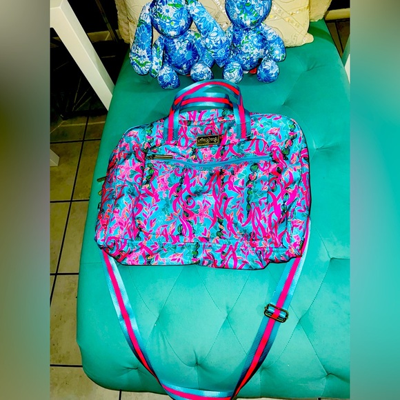 Lilly Pulitzer Handbags - Lilly Pulitzer travel bag